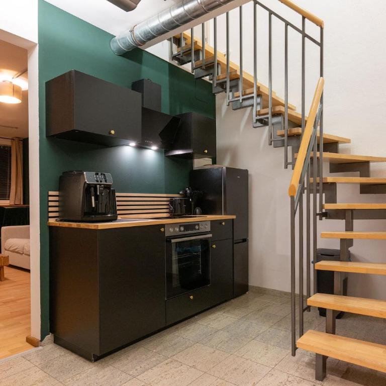 Munich Large Apartment 155 qm with 4 Bedrooms top located 1 to 12 guests - Four-Bedroom Apartment - 1
