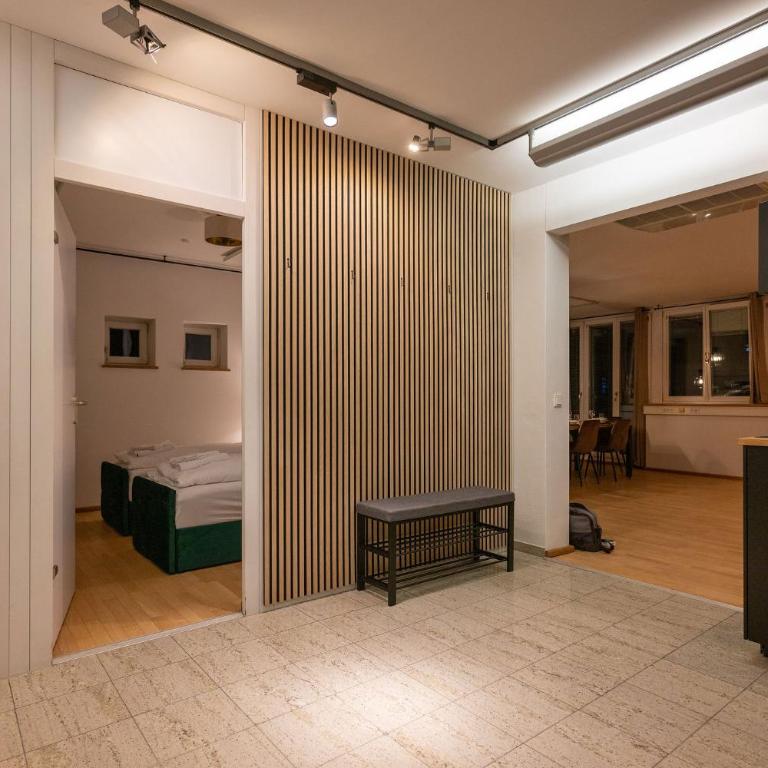 Munich Large Apartment 155 qm with 4 Bedrooms top located 1 to 12 guests - Four-Bedroom Apartment - 23