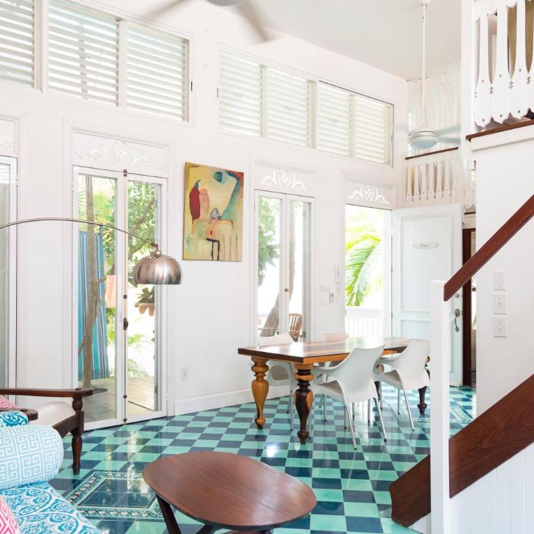 Plantation House - why stay elsewhere - Two-Bedroom Loft Apartment - 16