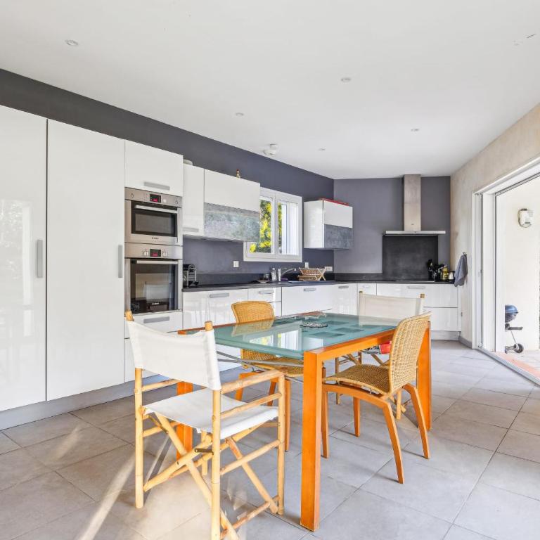 Havre de Paix avec Piscine Privée - Vacation Home - 6