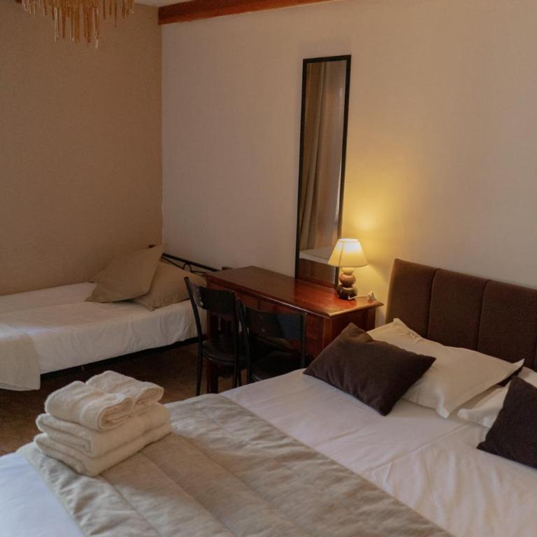 Hostal Katarpe - Habitación Doble con cama supletoria - 12