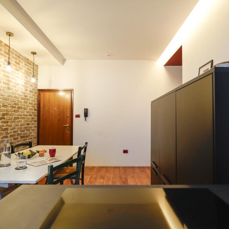 Entire Industrial Flat Venice with Patio - Free Parking - Appartamento con 1 Camera da Letto - 8
