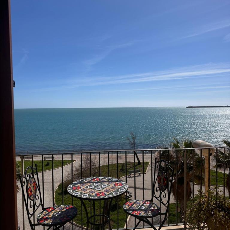 Vista d’amare - Habitación con cama extragrande y vistas al mar - 9