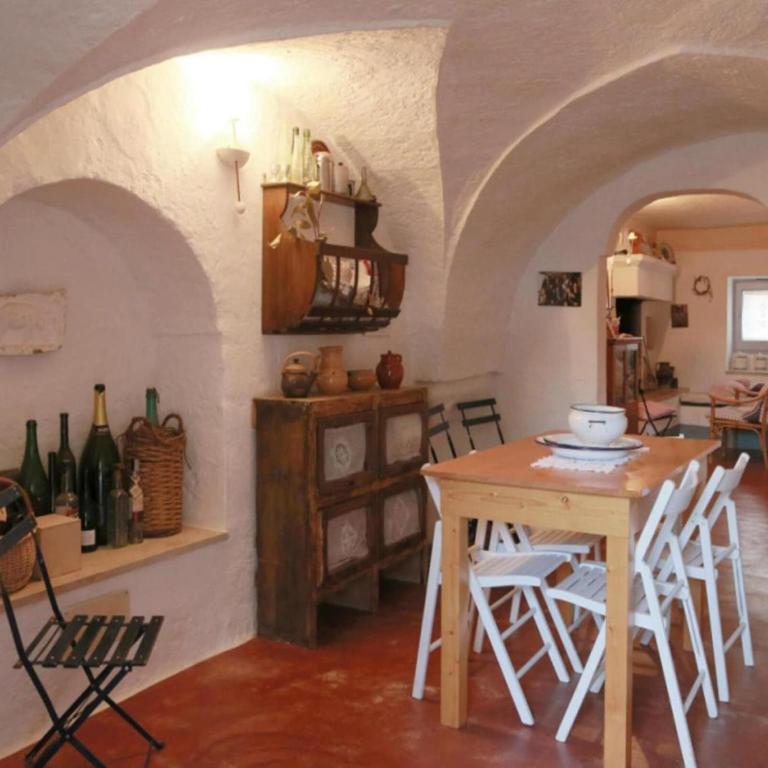 Country House in Ostuni near Rosa Marina Beach - Casa Vacanze con 4 Camere da Letto - 4