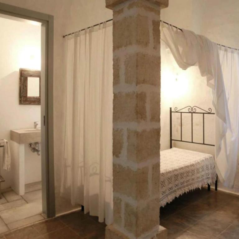 Country House in Ostuni near Rosa Marina Beach - Casa Vacanze con 4 Camere da Letto - 22