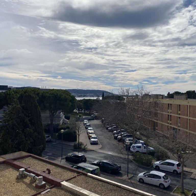 Appartement T2 confortable avec Wifi, loggia spacieuse, garage à Balaruc-les-Bains - FR-1-553-289 - Appartement - 9