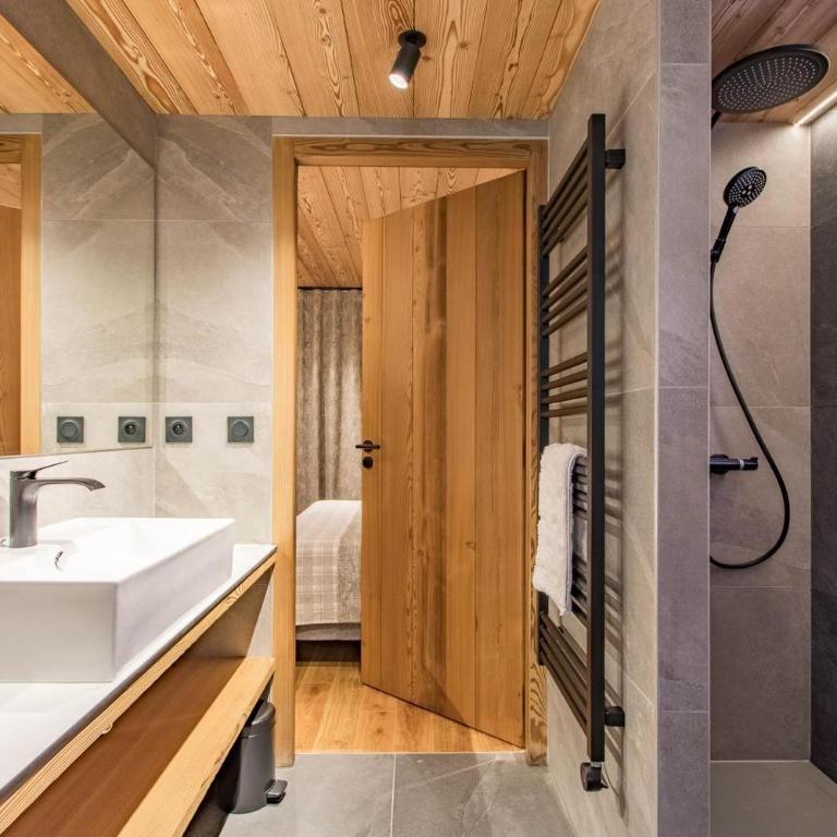 Chalet ARAVIS COSY - Spa & piscine - Appartement de Grand Standing 4 Chambres - 11
