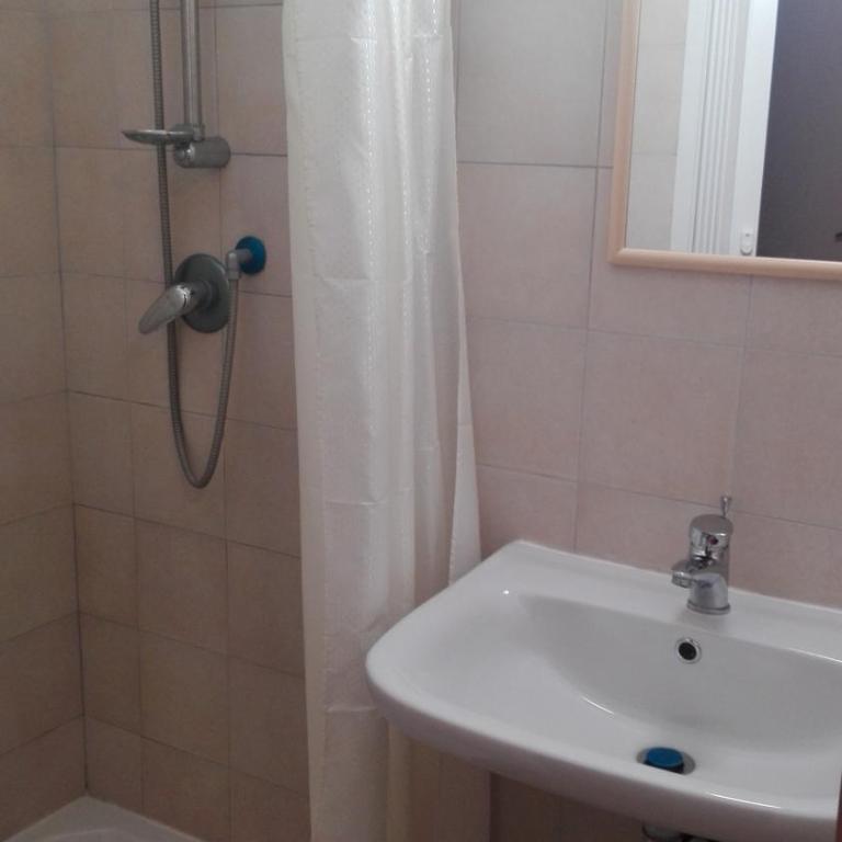 Residenza Laterano - Camera Matrimoniale con Bagno Privato - 11