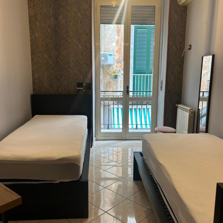 Peppe triple rooms Napoli centro - Appartamento con 3 Camere da Letto - 10