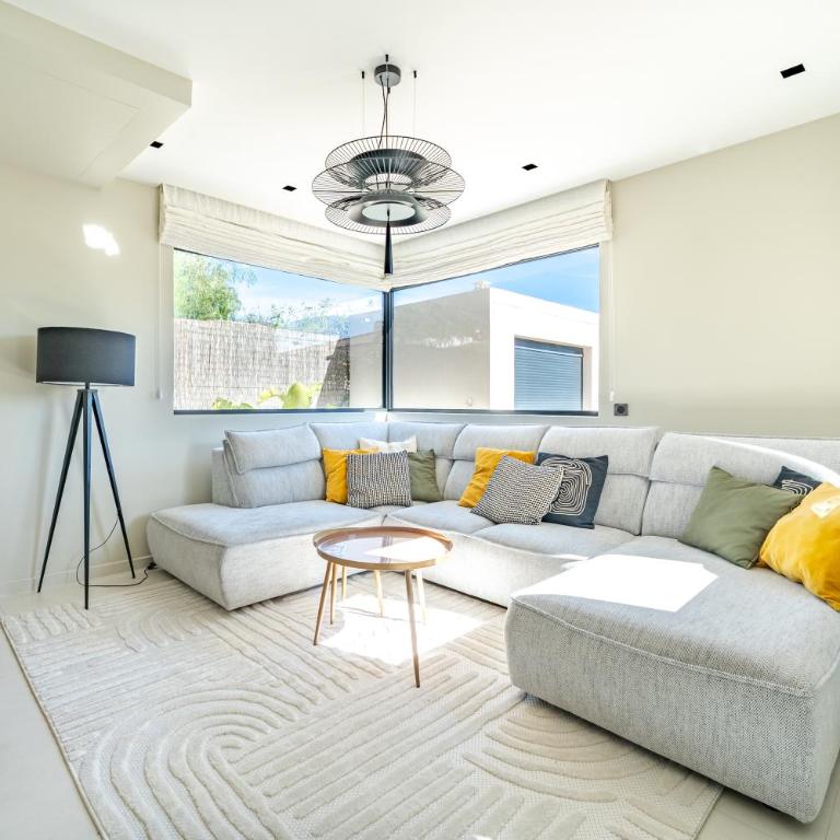 Villa Moderne avec Piscine Privée - Proche de Nice - Villa 3 Chambres - 2