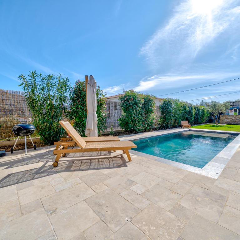 Villa Moderne avec Piscine Privée - Proche de Nice - Villa 3 Chambres - 11