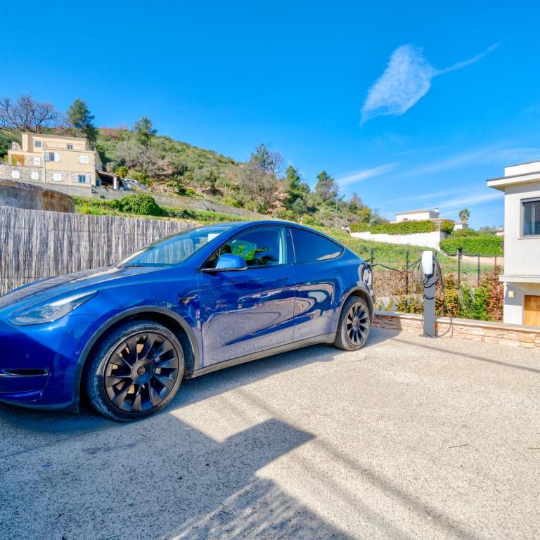 Villa Moderne avec Piscine Privée - Proche de Nice - Villa 3 Chambres - 35