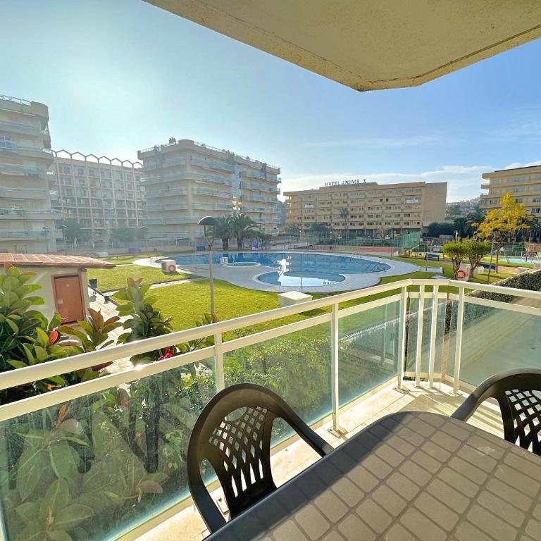 Apartamentos CH3 parking incluido - Apartamento de 2 dormitorios con vistas a la piscina - 1