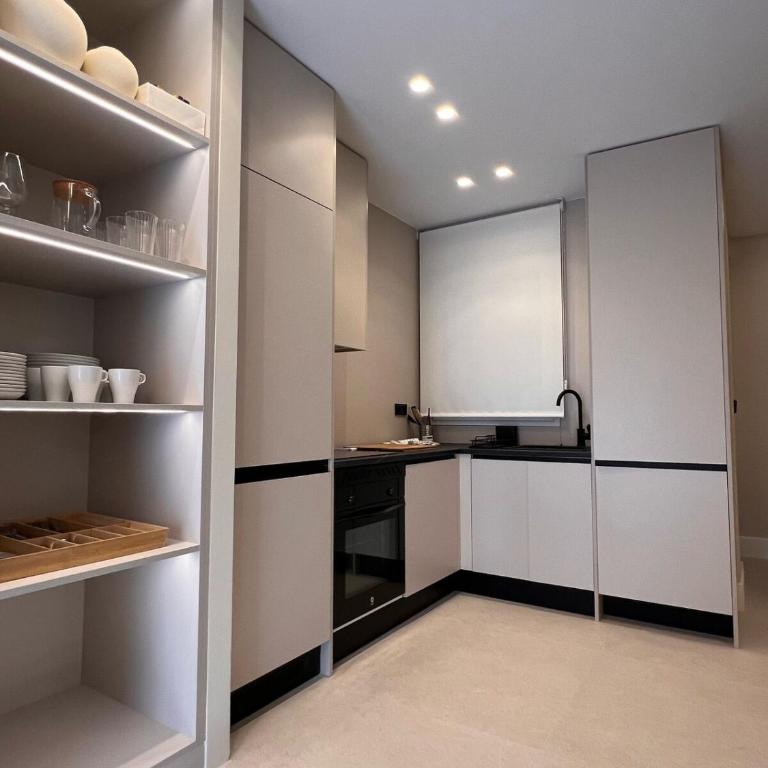 Deluxe apartment in Retiro - Three-Bedroom Apartment - 2