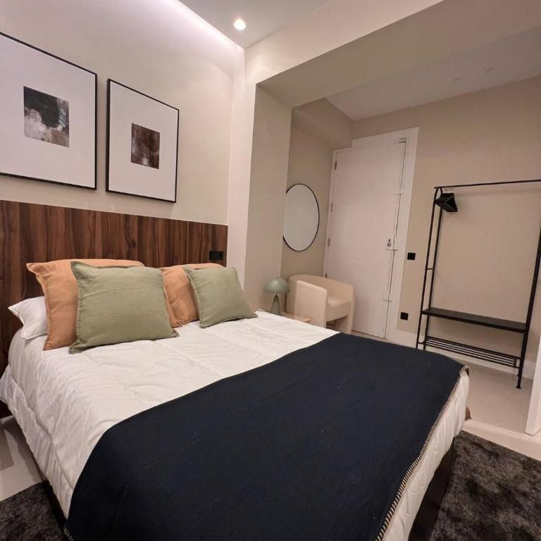 Deluxe apartment in Retiro - Three-Bedroom Apartment - 7
