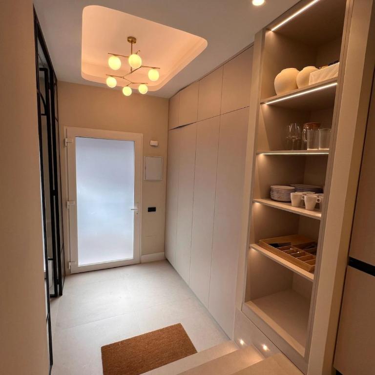 Deluxe apartment in Retiro - Three-Bedroom Apartment - 8