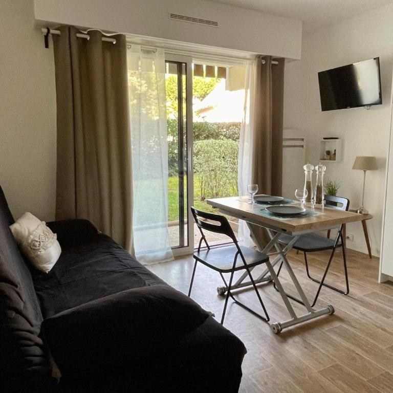 T2 avec terrasse proche de la plage de Royan dans le Quartier du Parc - One-Bedroom Apartment - 7