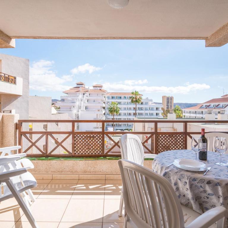 GO2TENERIFE Apart'Smile Las Americas Center & Heated Pool - Apartamento con terraza - 2
