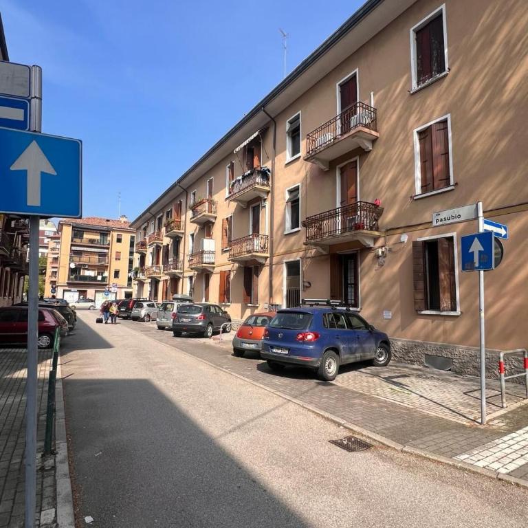 Venezia, 100 mt to Station, Free parking, Shuttle Airport, Train Station, Wi fi, Via Pasubio 1 - One-Bedroom Apartment - 2