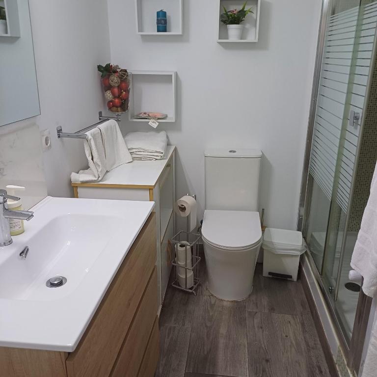 Apartamento en 1ª linea de Mar en SALOU - Three-Bedroom Apartment - 11