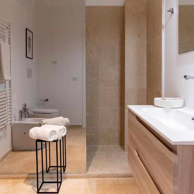Palazzo Sottil - Camera Matrimoniale/Doppia con Letti Singoli con Bagno Privato - 9