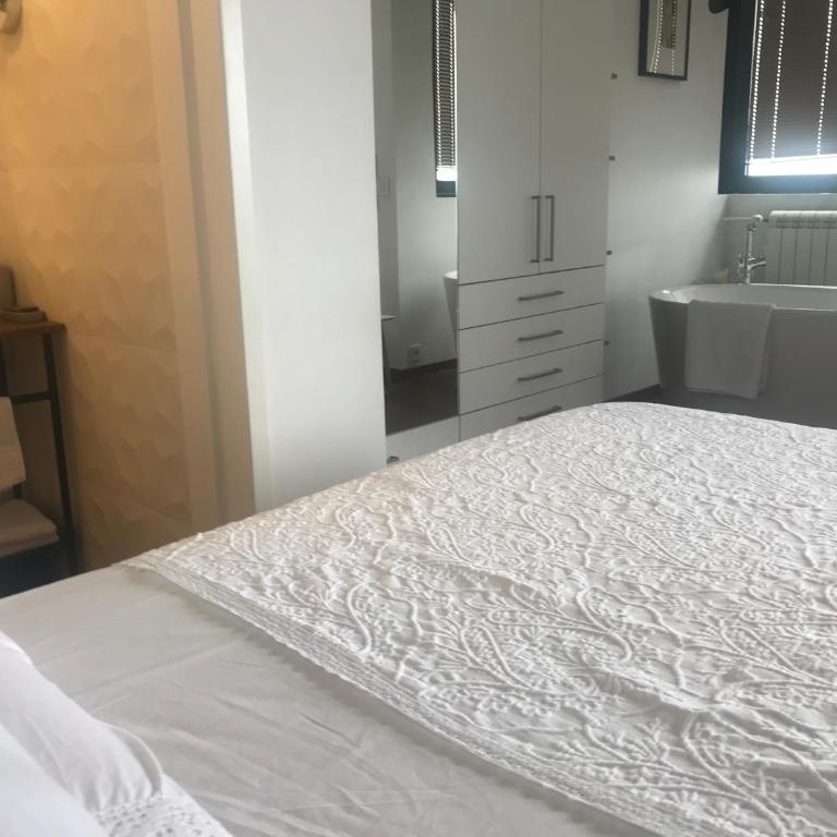 Exceptional City Center River View Apartment - Two-Bedroom Apartment - 31