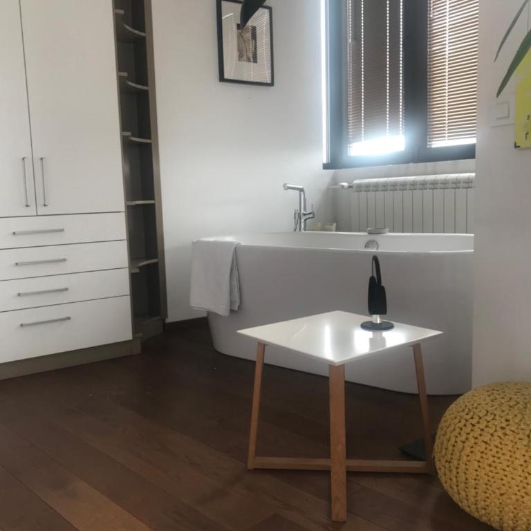 Exceptional City Center River View Apartment - Two-Bedroom Apartment - 39