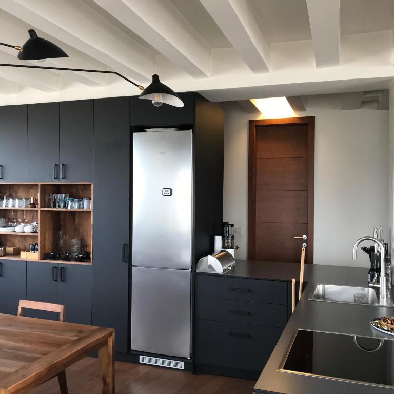 Exceptional City Center River View Apartment - Two-Bedroom Apartment - 26