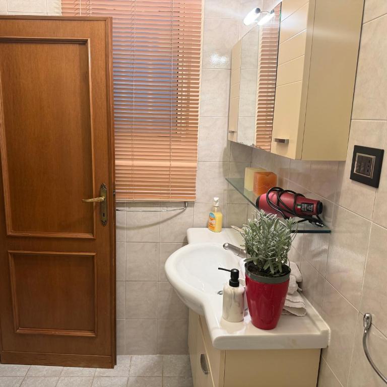 Vatican House - Two-Bedroom Apartment - 17