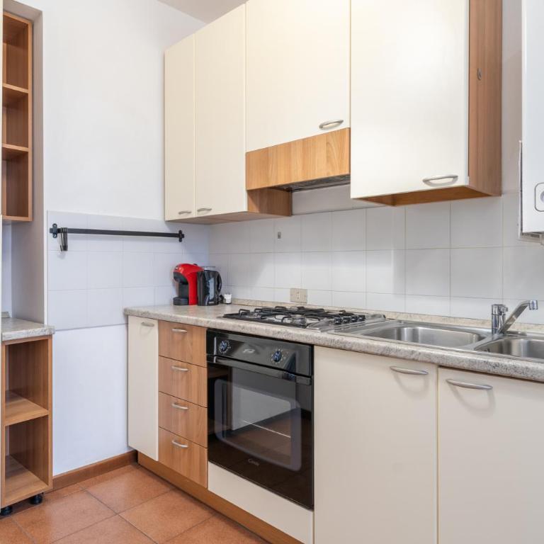 Large family apartment in a fresh area of Lecco - Apartment - 5
