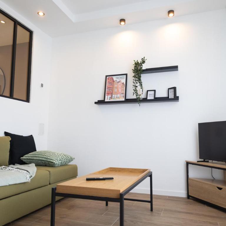 Aux pieds du Cube, Studio Troyes, Parking et Wi-Fi Fibre - Appartement 1 Chambre - 10