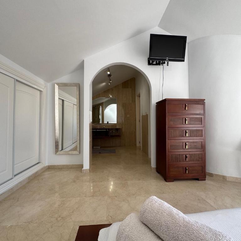 Piso-Lechuza Elviria Marbella 2 Bedrooms 4 guests Penthouse-Maisonette Apartment in Elviria-Marbella- Urb Los Jardines de Santa Maria Golf - Apartamento Deluxe de 2 dormitorios con vistas al jardín - 19