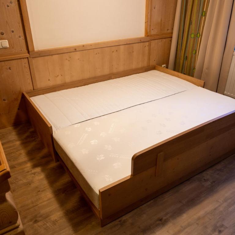 Familienhotel Lengauer Hof - Dreibettzimmer mit Balkon - 9
