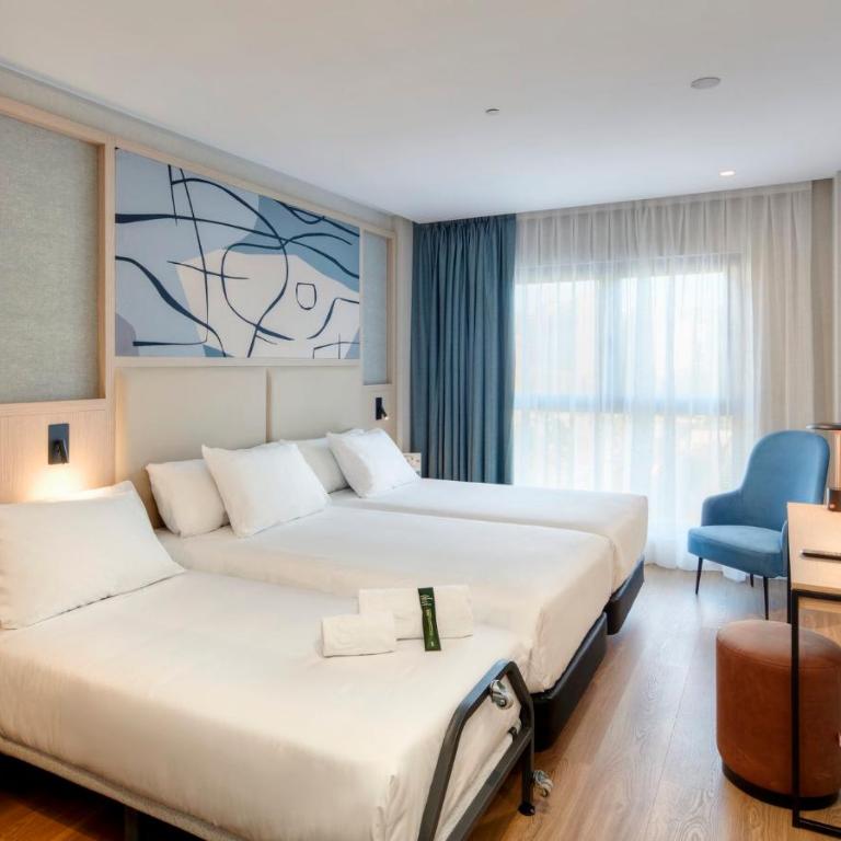 Sercotel Rosaleda Málaga - Habitación Triple - 1