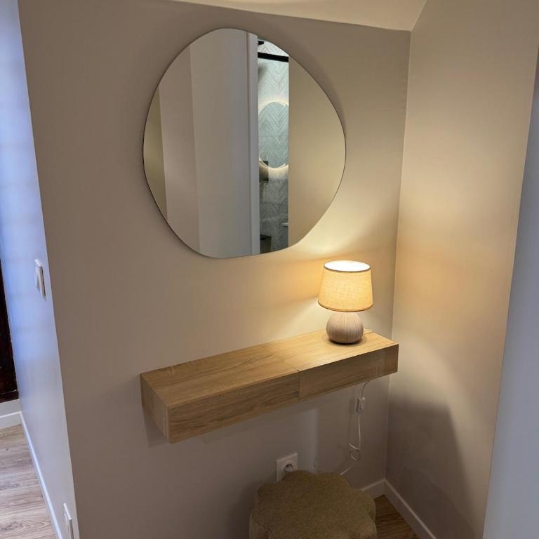 Magnifique appartement rénové Place du Martroi - One-Bedroom Apartment with City View - 10