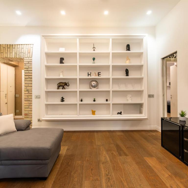 Dimora Colosseum Luxe - Jacuzzi & Private Patio - Two-Bedroom Apartment - 2