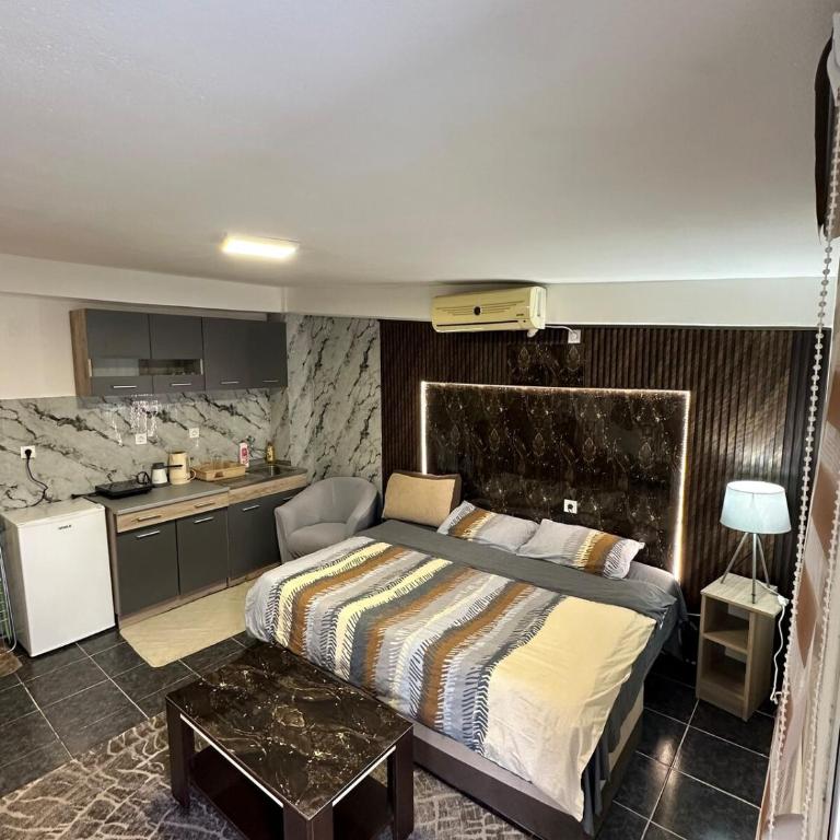 Apartment on the day Bar - One-Bedroom Apartment - 1