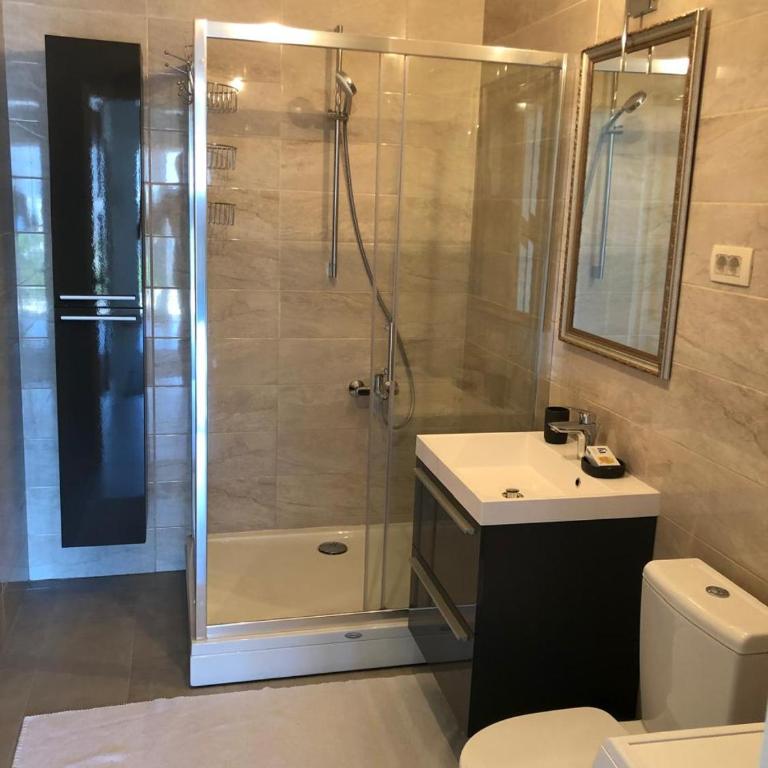 Great 1-Bedroom Private Apartment in Villa - One-Bedroom Apartment with Terrace - 8