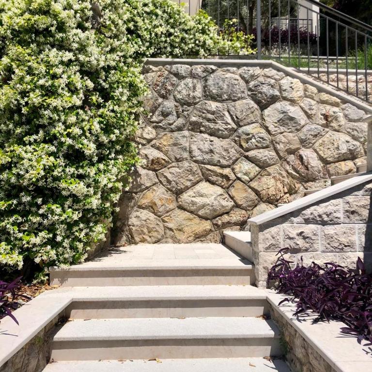 Great 1-Bedroom Private Apartment in Villa - One-Bedroom Apartment with Terrace - 19