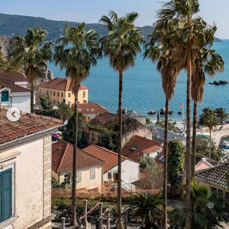 Great 1-Bedroom Private Apartment in Villa - One-Bedroom Apartment with Terrace - 25