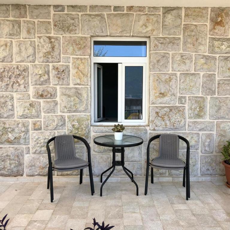 Great 1-Bedroom Private Apartment in Villa - One-Bedroom Apartment with Terrace - 11