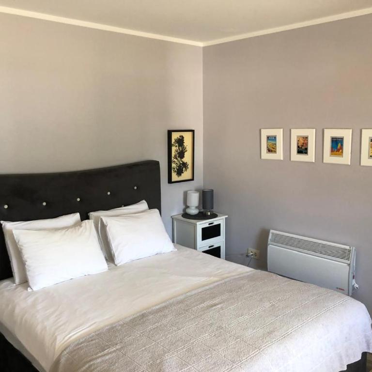 Great 1-Bedroom Private Apartment in Villa - One-Bedroom Apartment with Terrace - 2