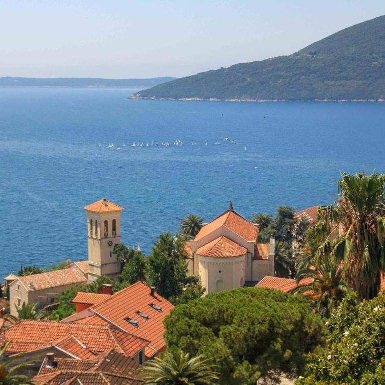 Great 1-Bedroom Private Apartment in Villa - One-Bedroom Apartment with Terrace - 37