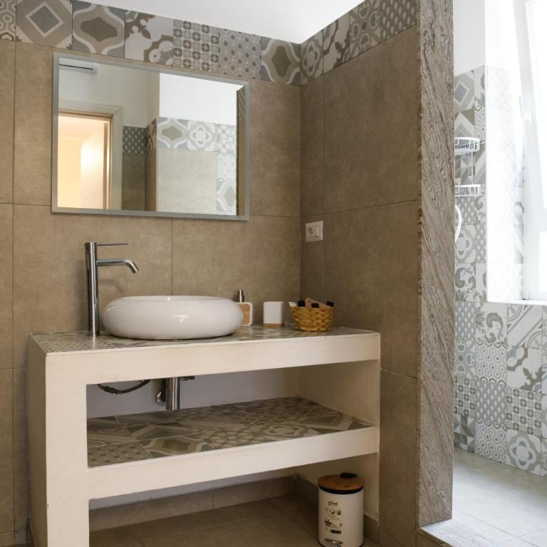 Apulia Concept B&B - Double Room with Balcony - 8