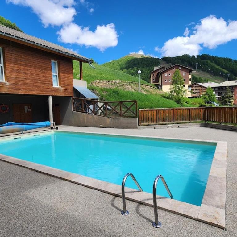 appartement 2,3 pièces avec piscine l'été - Appartement 2 Chambres - 3