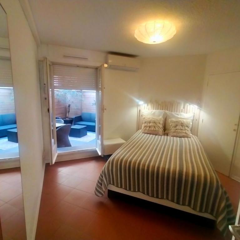 Super appartement 2 à 6 pers garage privé, centreville, plage 150m, 2 terrasses - Apartment mit 2 Schlafzimmern - 12
