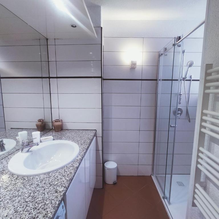Super appartement 2 à 6 pers garage privé, centreville, plage 150m, 2 terrasses - Apartment mit 2 Schlafzimmern - 10