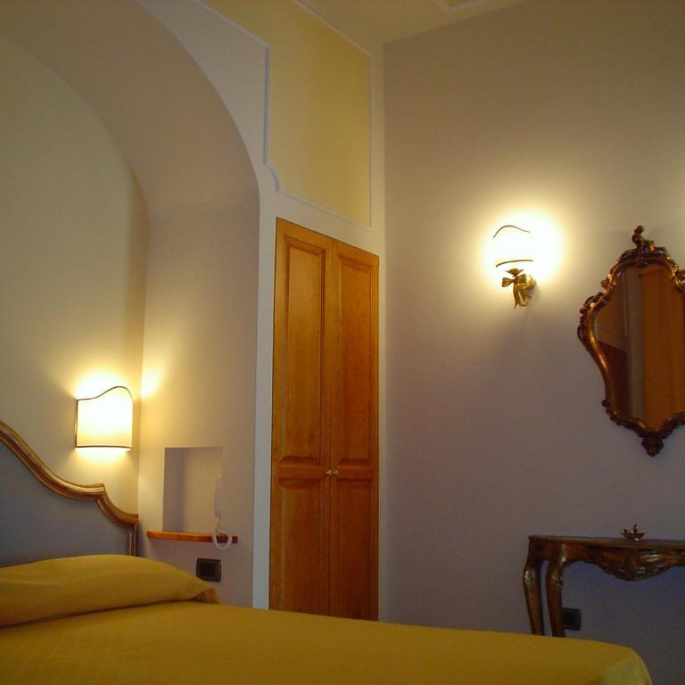 Petit Chateau - Camera Matrimoniale Standard - 5