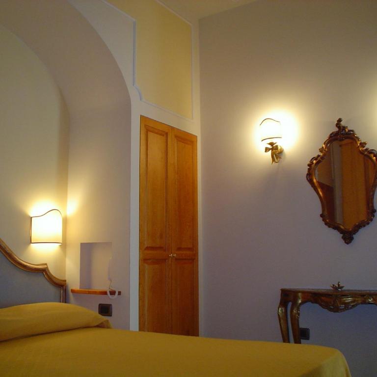 Petit Chateau - Camera Matrimoniale Budget - 5