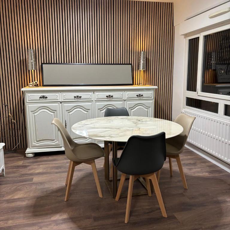 BedinReims elegant green bottle quiet and close to center free parking and wifi free ideal 5 à 9 Adultes - Appartamento Deluxe - 2